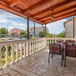 2 Bedroom Front In Apartmán