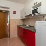 2 Bedroom Front In Apartmán Jadranovo