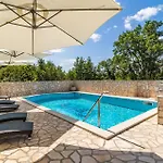 2 Bedroom Front In Jadranovo