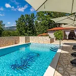 2 Bedroom Front In