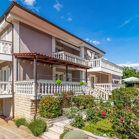 2 Bedroom Front In Apartmán Jadranovo