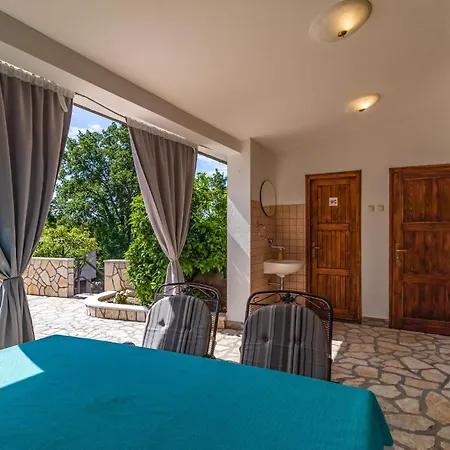 2 Bedroom Front In Apartmán