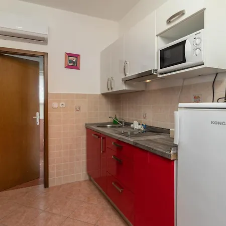 2 Bedroom Front In Διαμέρισμα Jadranovo