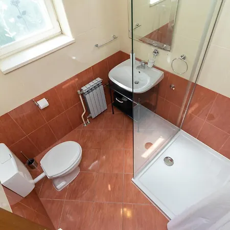 2 Bedroom Front In Jadranovo
